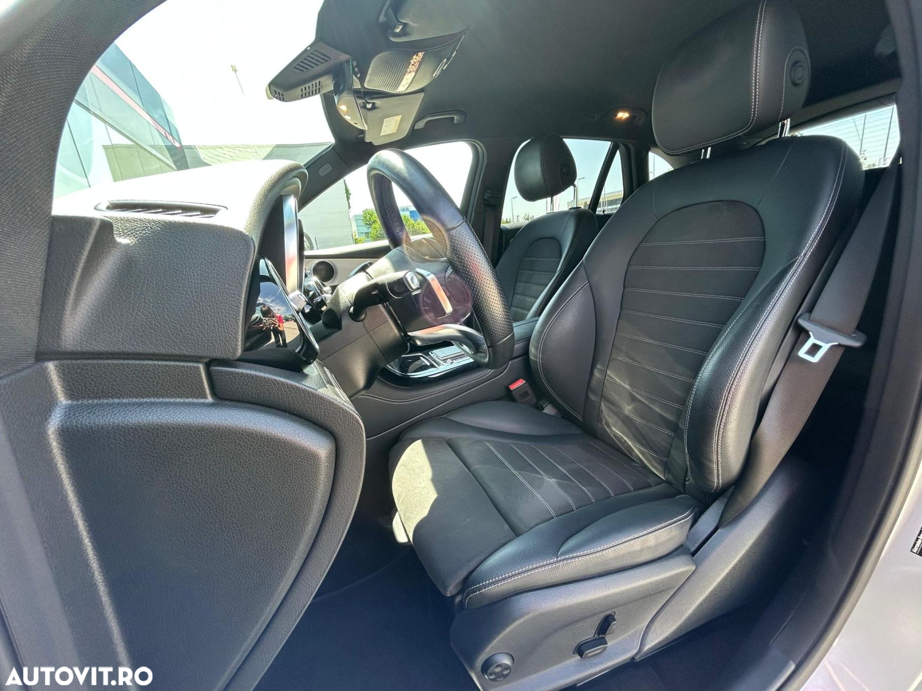 Mercedes-Benz GLC 300 e 4Matic 9G-TRONIC AMG Line - 13