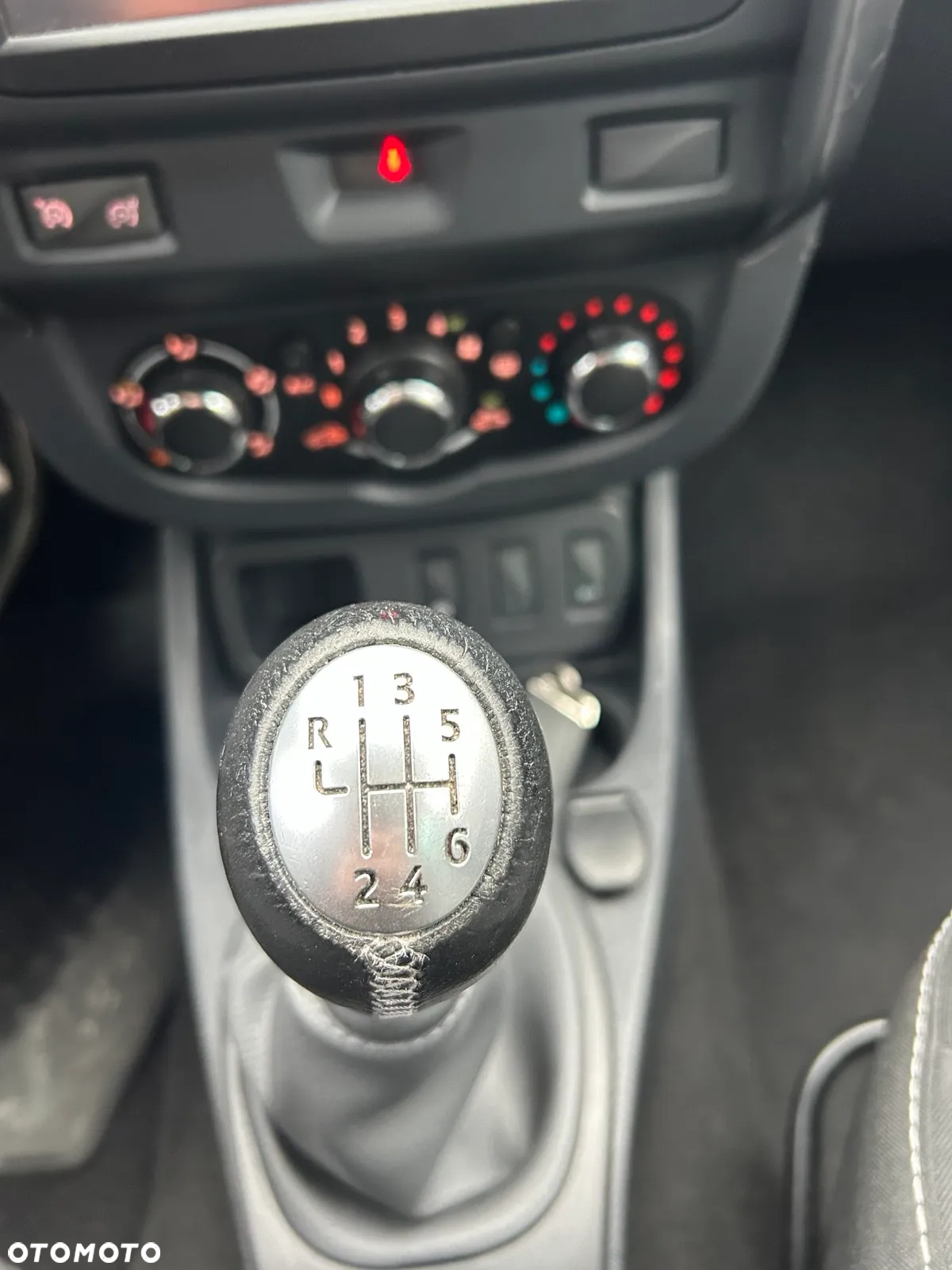Dacia Duster 1.2 TCe Celebration - 13