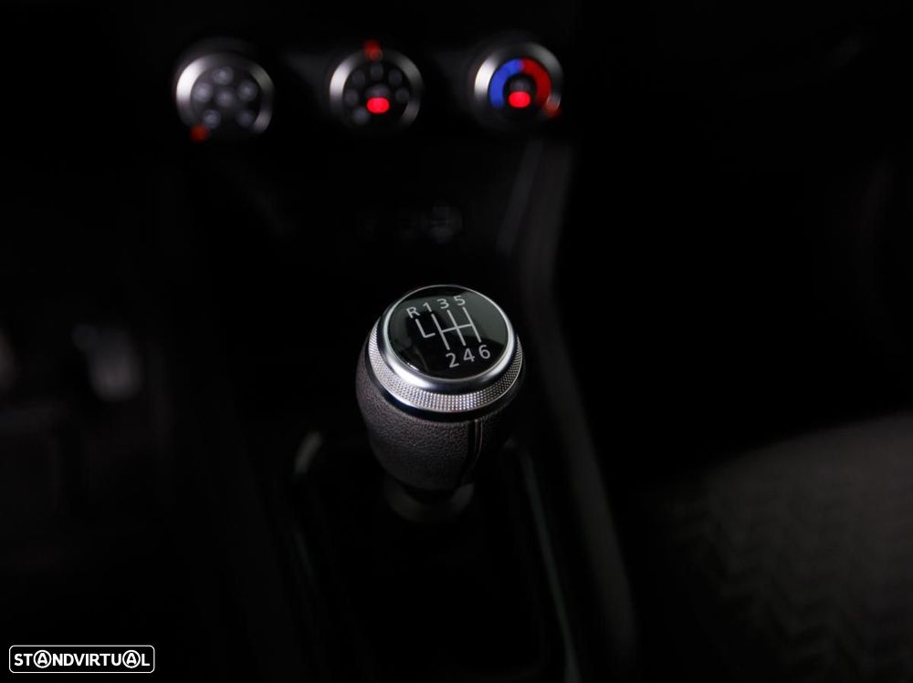 Renault Clio 1.0 TCe Evolution Bi-Fuel - 28