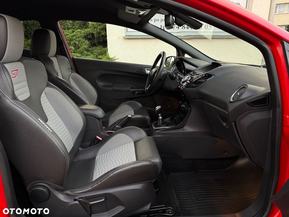 Ford Fiesta ST - 34