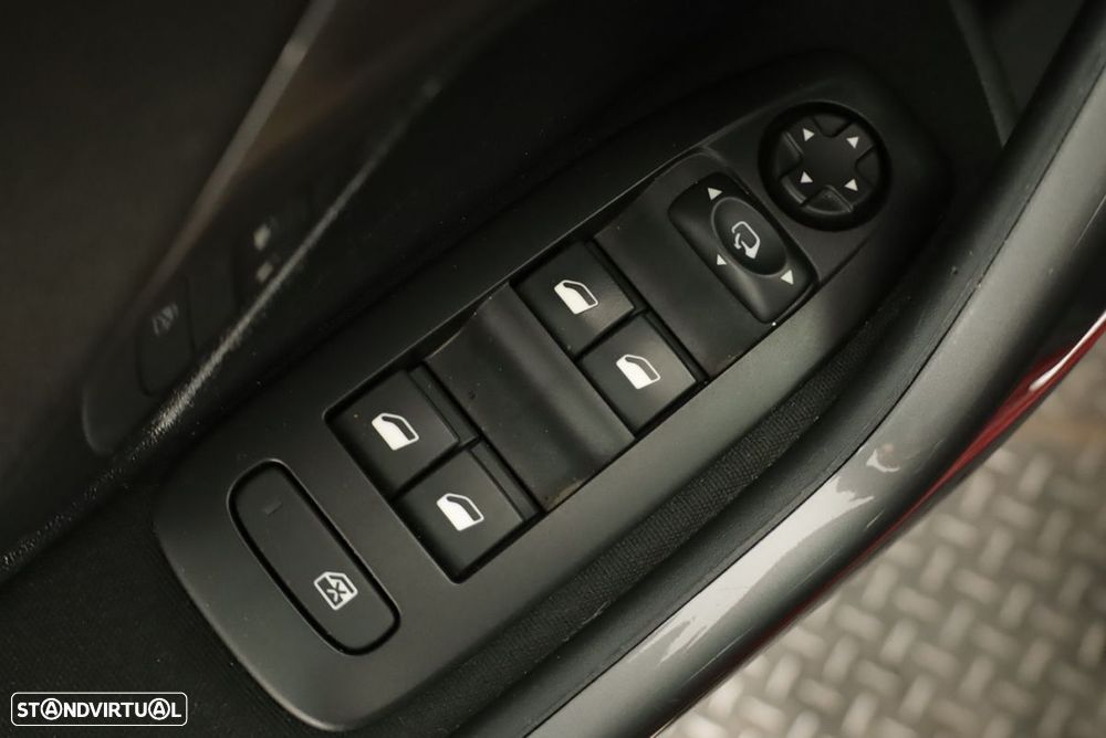 Peugeot 2008 1.2 PureTech Style - 21