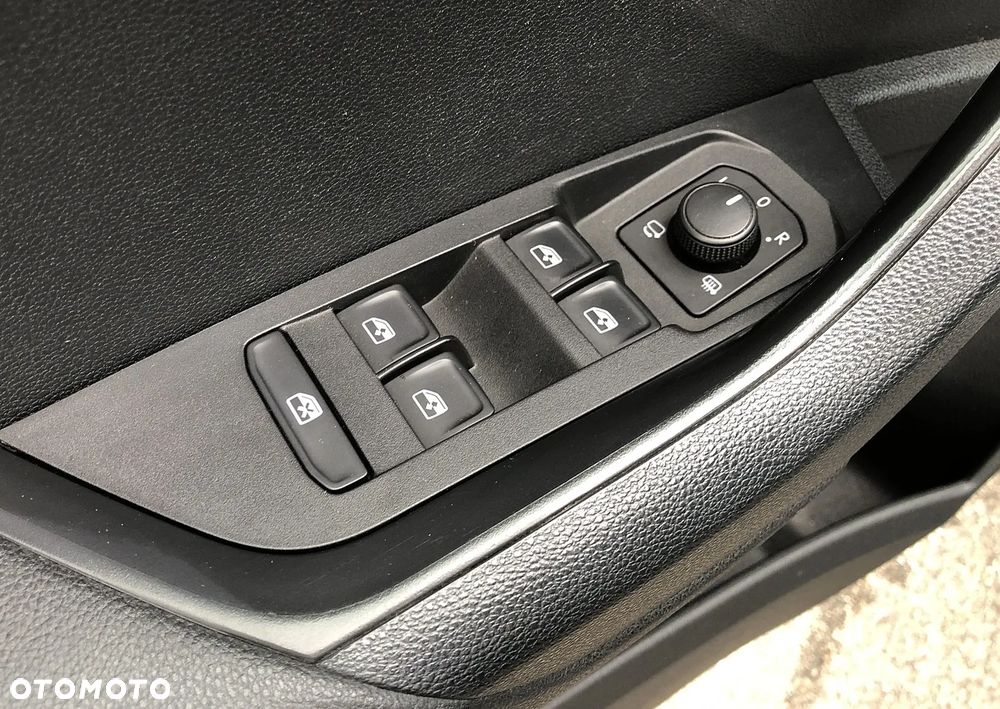 Skoda Karoq 1.5 TSI ACT 4x2 Sportline DSG - 28