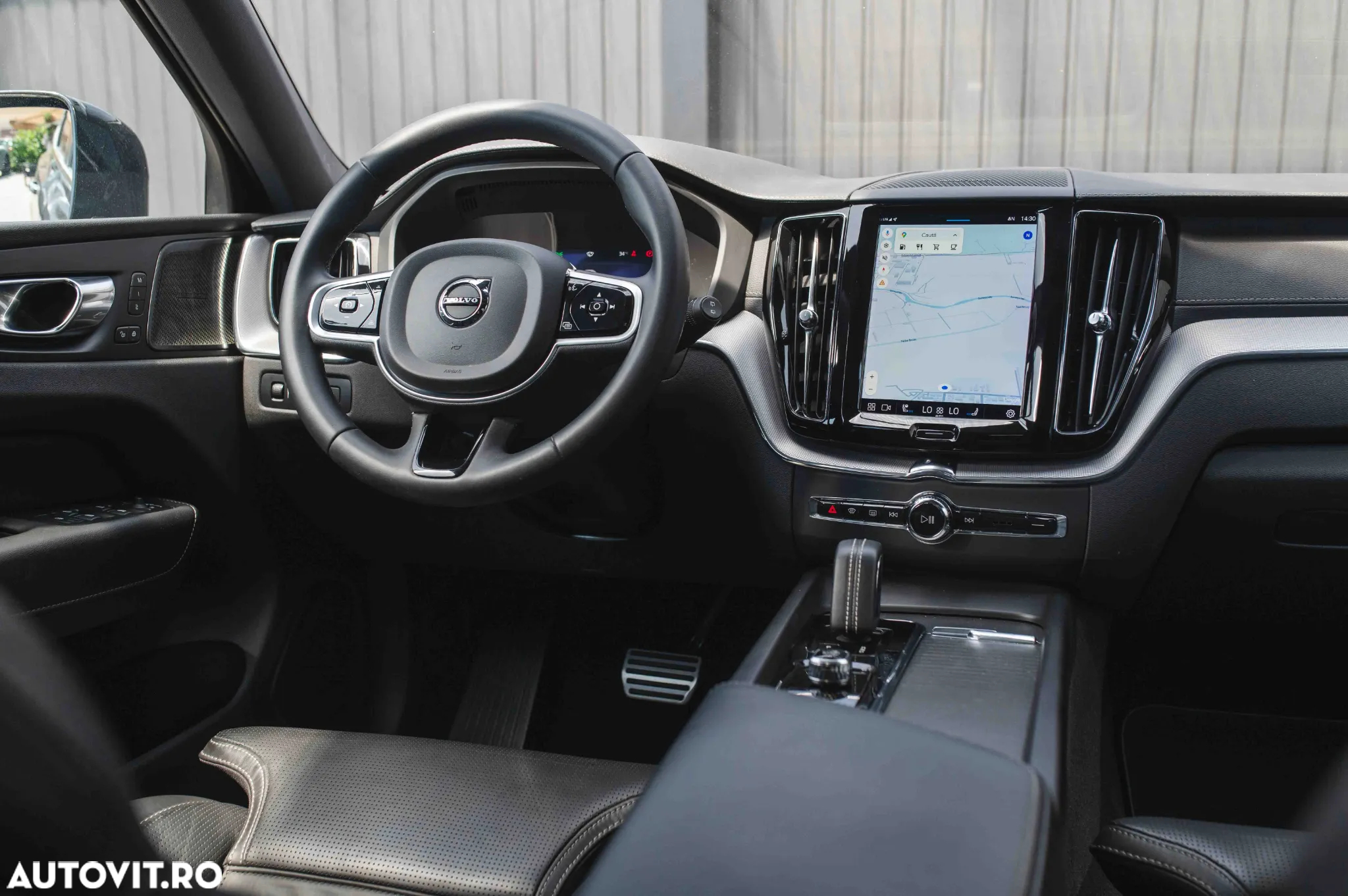 Volvo XC 60 B4 MHEV AT8 AWD R-Design - 34
