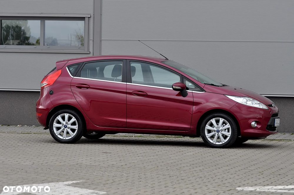 Ford Fiesta 1.6 Ti-VCT Titanium - 24