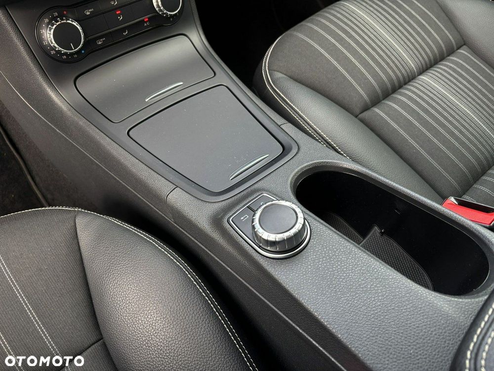 Mercedes-Benz Klasa B 200 7G-DCT UrbanStyle Edition - 17