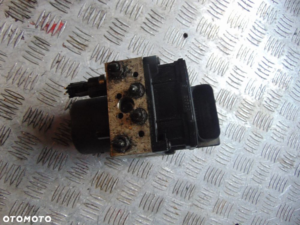 Pompa ABS Toyota avensis t25 d4d 2,0/2,2 - 4