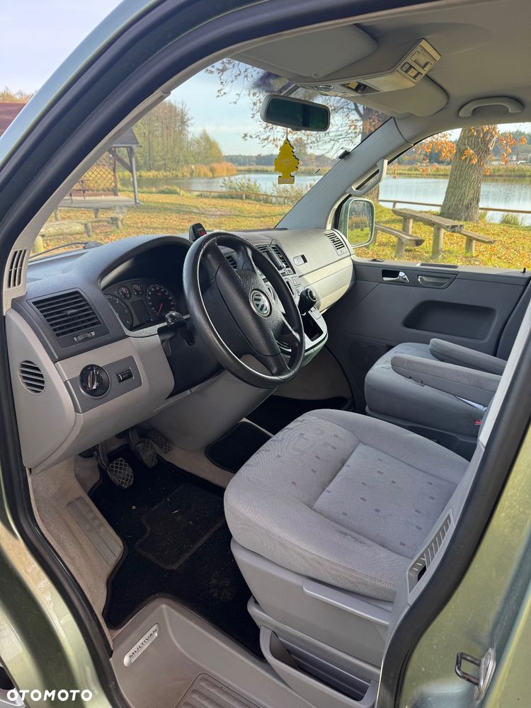Volkswagen Multivan - 5