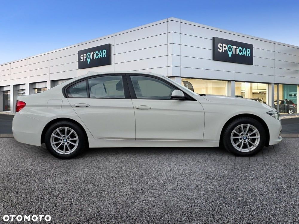 BMW Seria 3 318i - 4