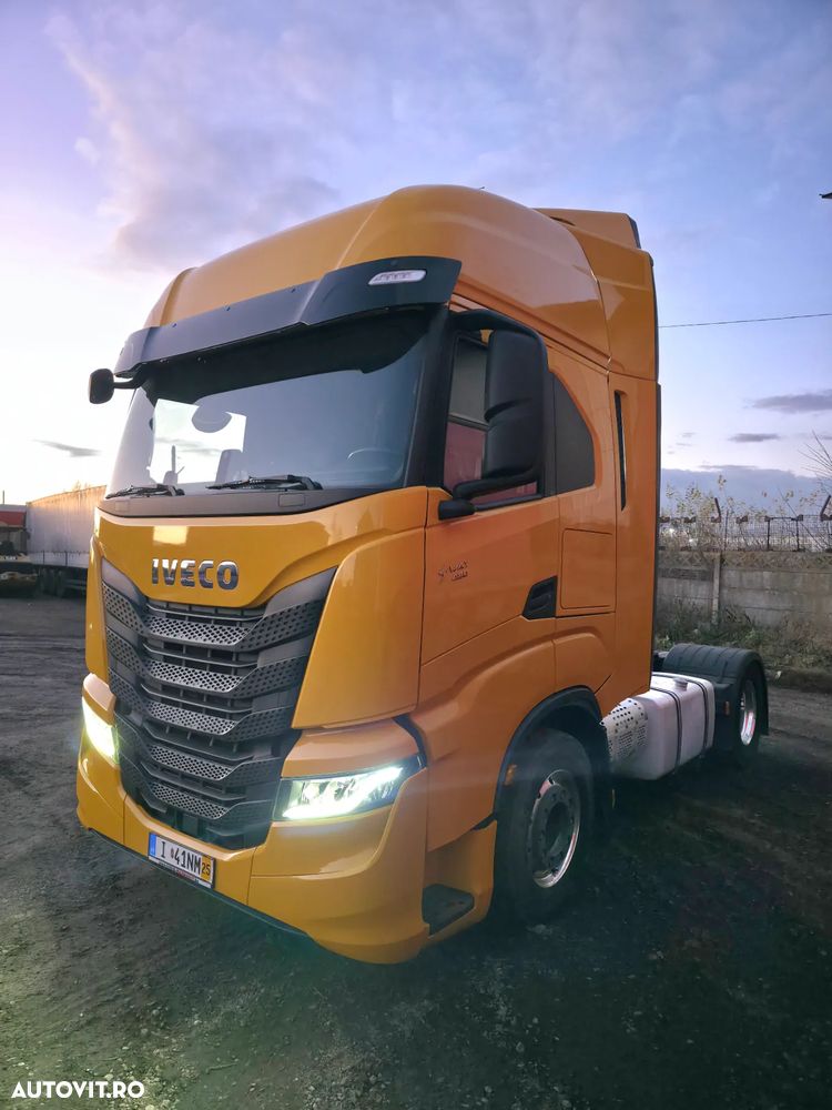 Iveco Stralis Hi-Way - 13