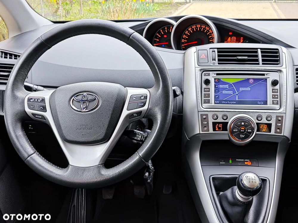 Toyota Verso 2.0 D-4D Sol plus - 22