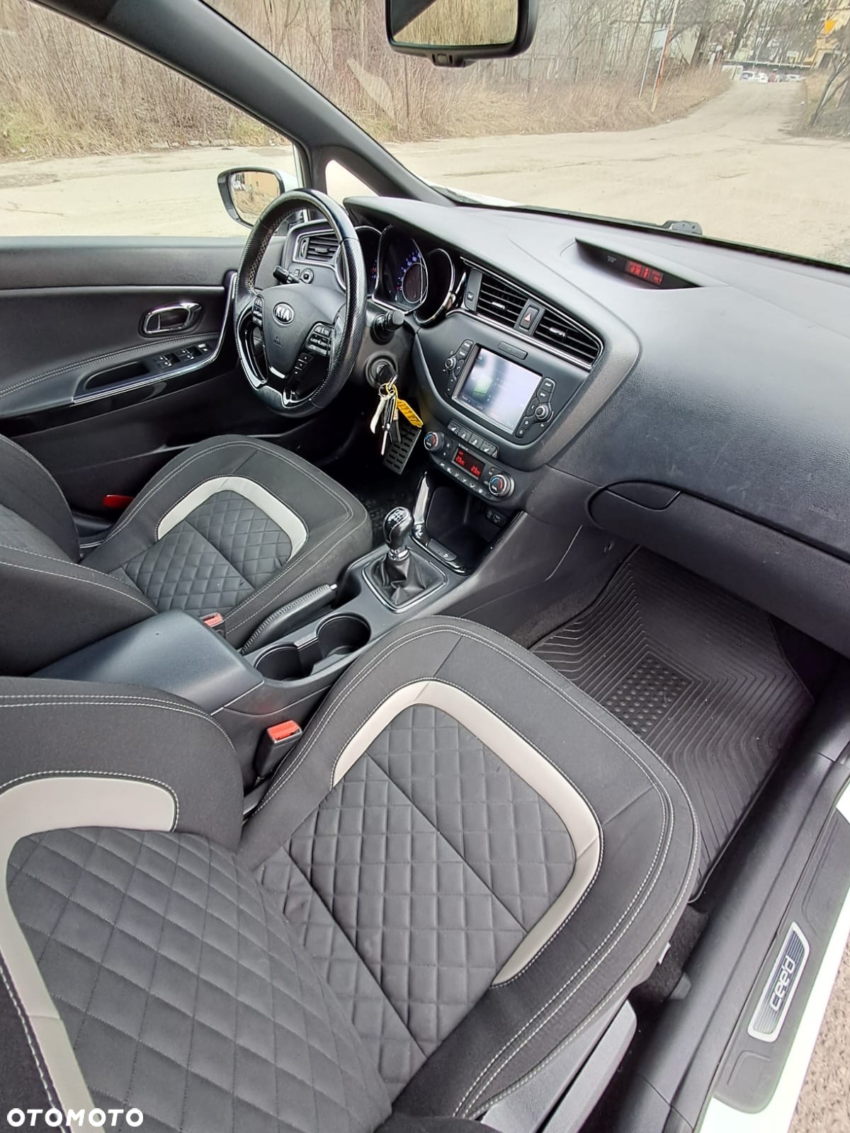 Kia Ceed 1.6 CRDi 136 ISG GT Line - 17