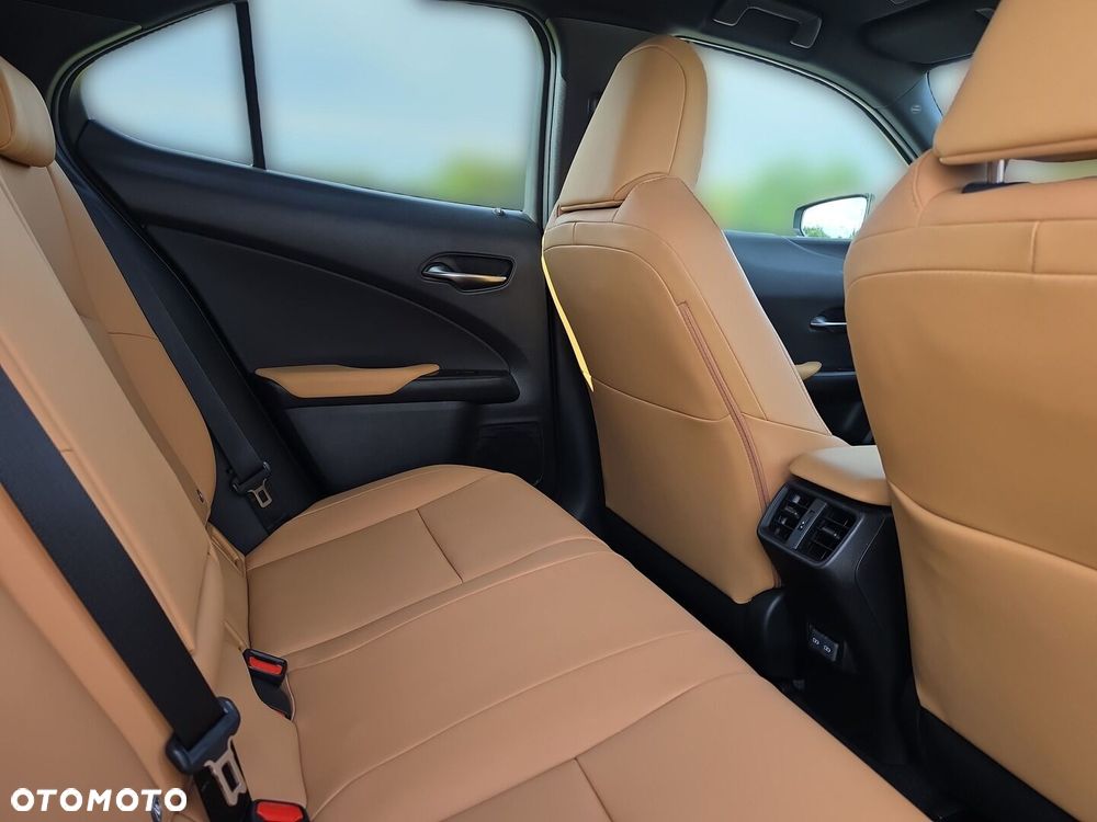 Lexus UX - 27