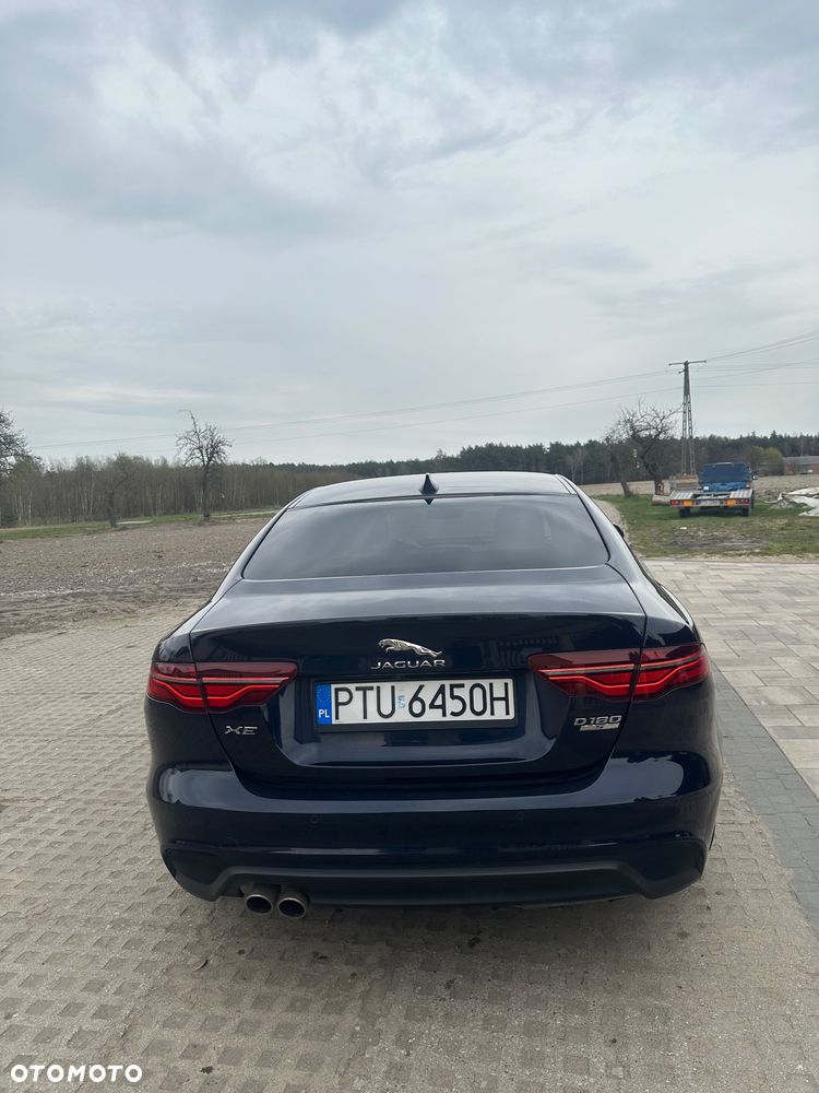 Jaguar XE - 4