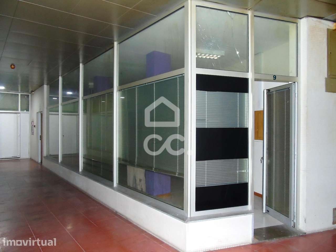 Loja em espaço comercial em Selho (S. Jorge), Guimarães - Grande imagem: 2/9