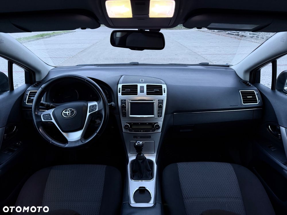 Toyota Avensis - 16