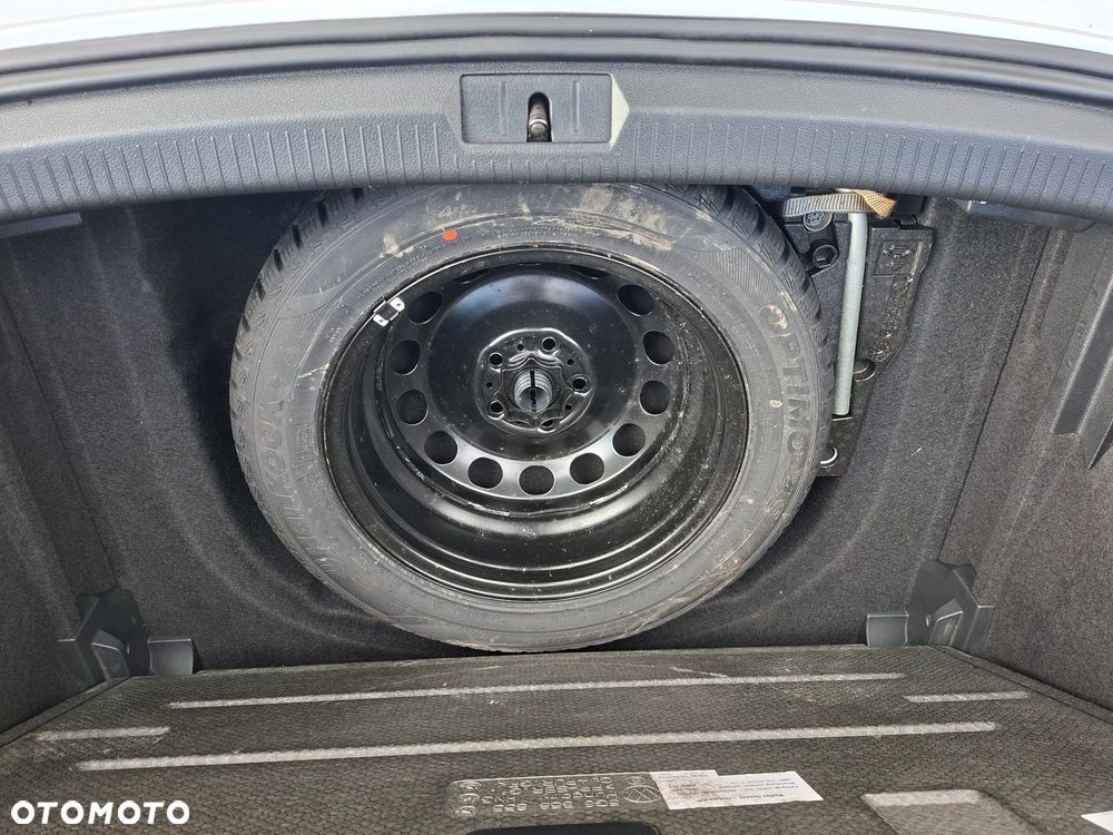 Volkswagen Golf - 22