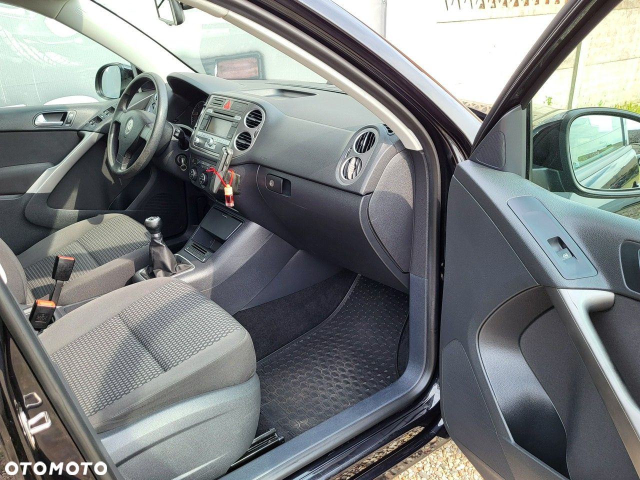 Volkswagen Tiguan - 16