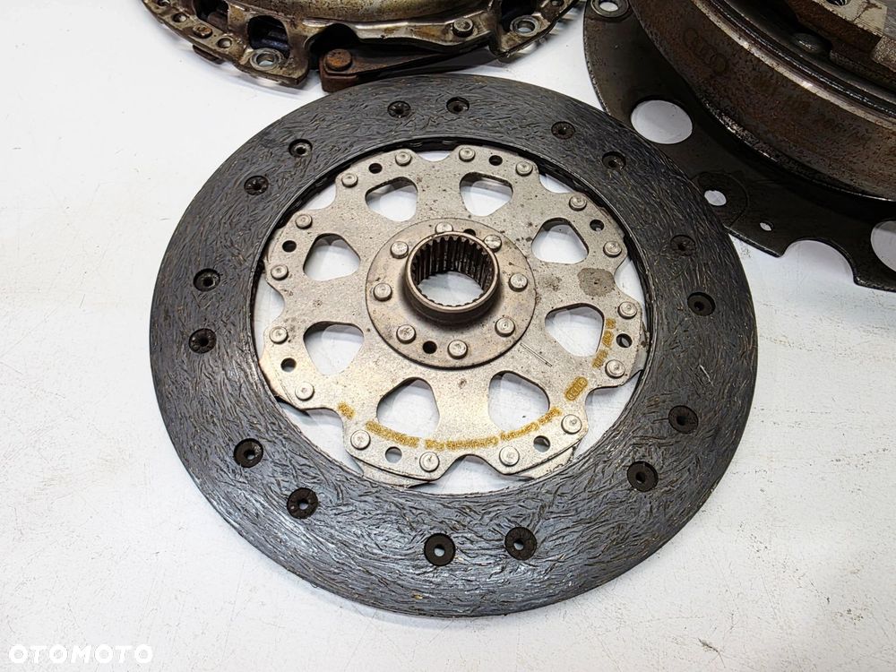KOŁO DWUMASOWE SPRZĘGŁO AUDI A4 B8 A5 2.0 TDI TFSI 0B1105266AH 6/26 - 5