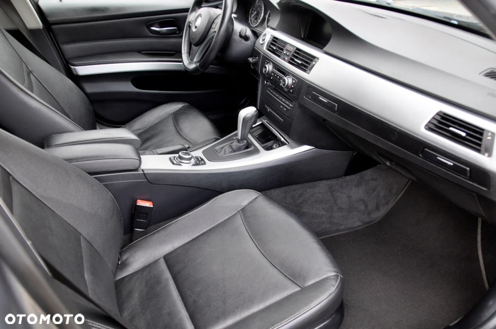 BMW Seria 3 318i Edition Sport - 8