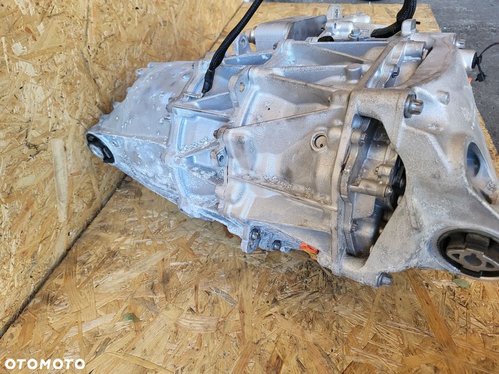 TESLA Y 2023r. RWD napęd silnik 3D6 - 4