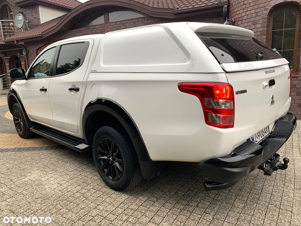 Mitsubishi L200 2.4 d DC Instyle Premiere Edition - 14