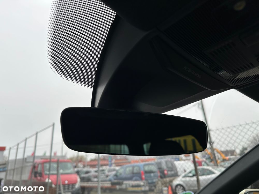 Volkswagen Passat 2.0 TDI SCR - 22