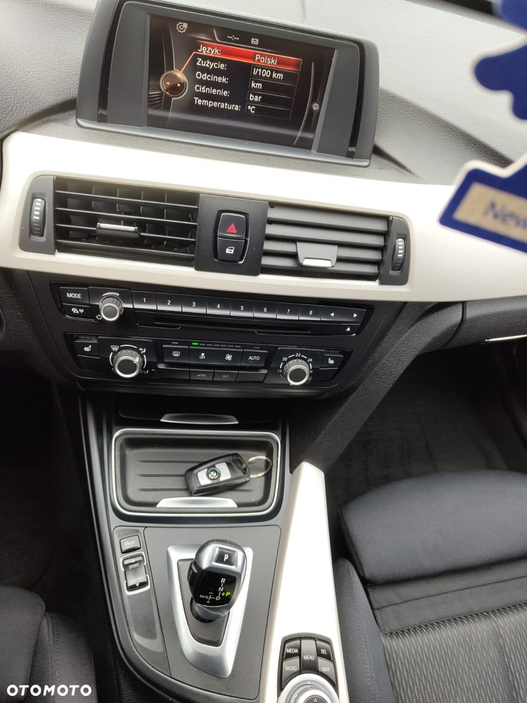 BMW Seria 3 318d Sport Line - 28