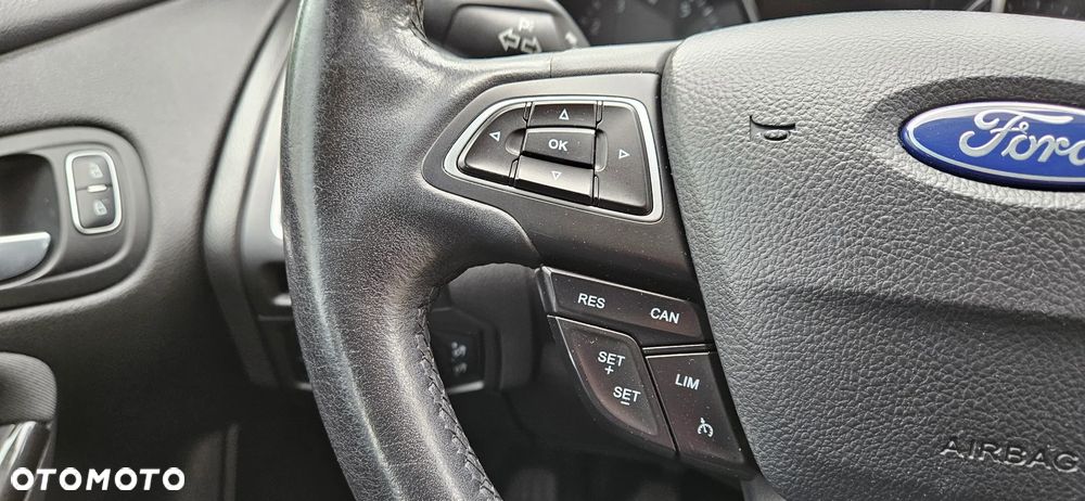 Ford Focus 1.0 EcoBoost Titanium - 18