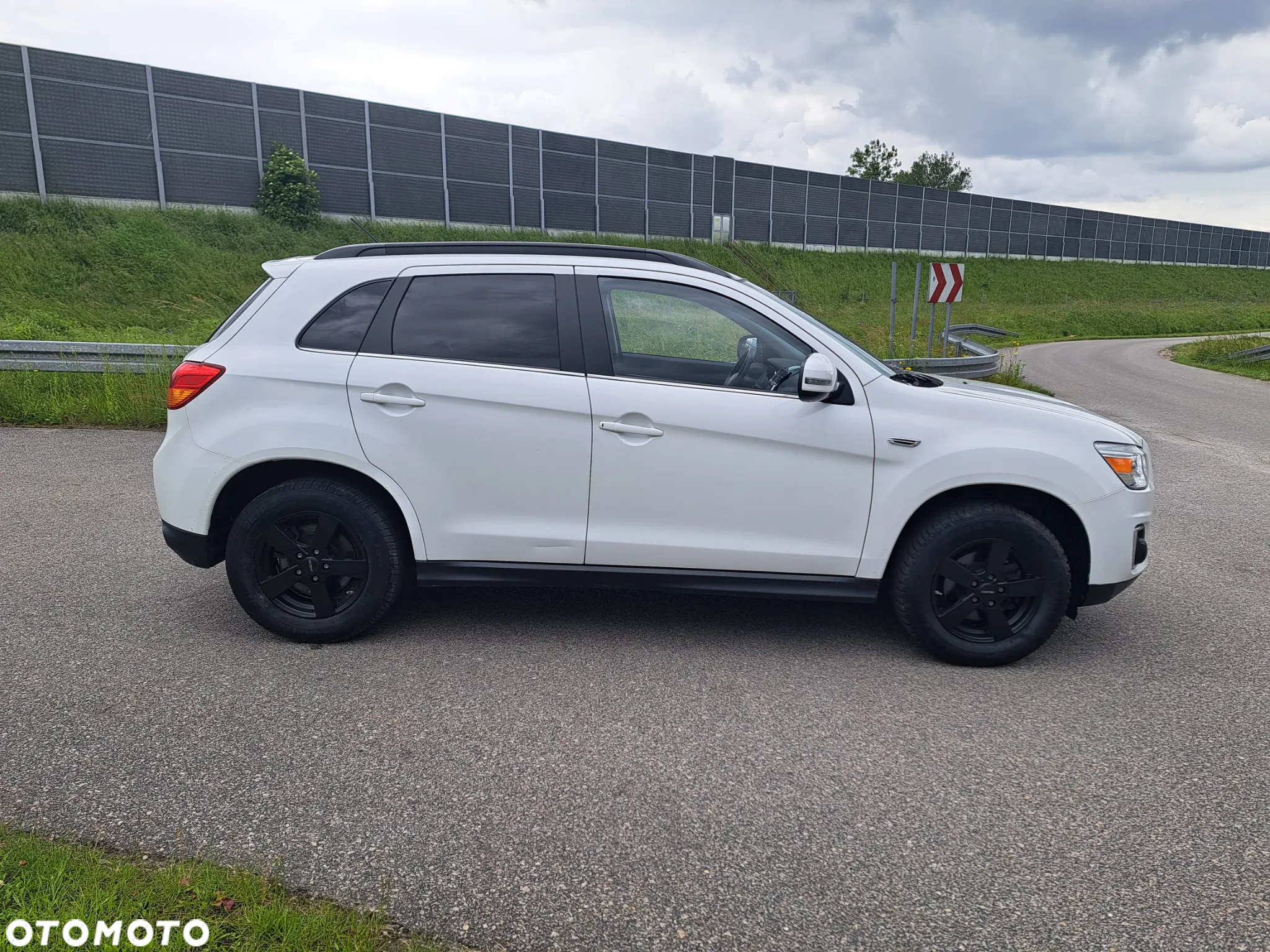 Mitsubishi ASX 1.6 Blue Sky Edition - 4