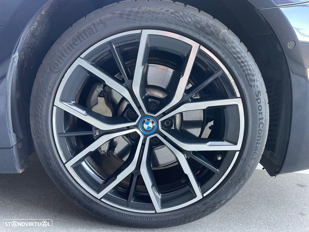 BMW 530 e Pack 50 anos M - 37