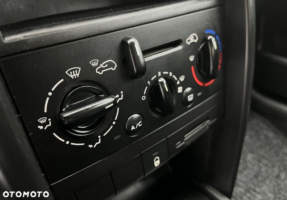 Peugeot 207 - 25