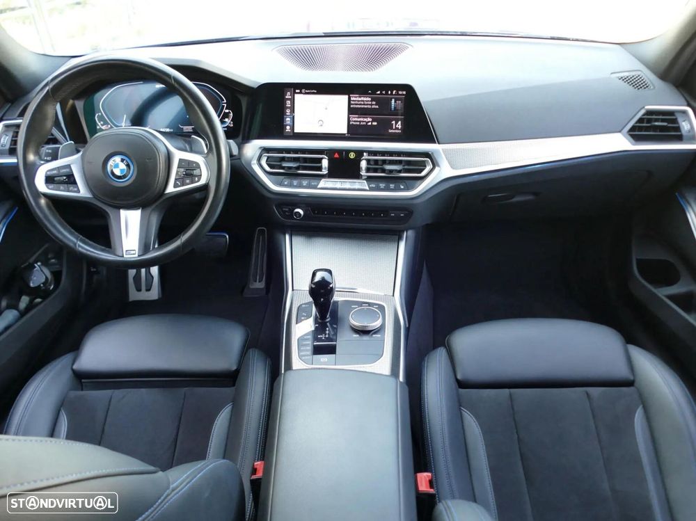 BMW 330 e Pack Desportivo M Auto - 38