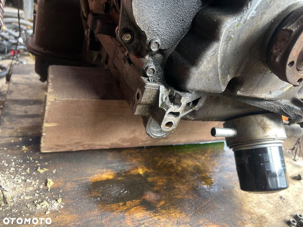 Silnik słup Nissan titan 5.6b v8 2012r - 5