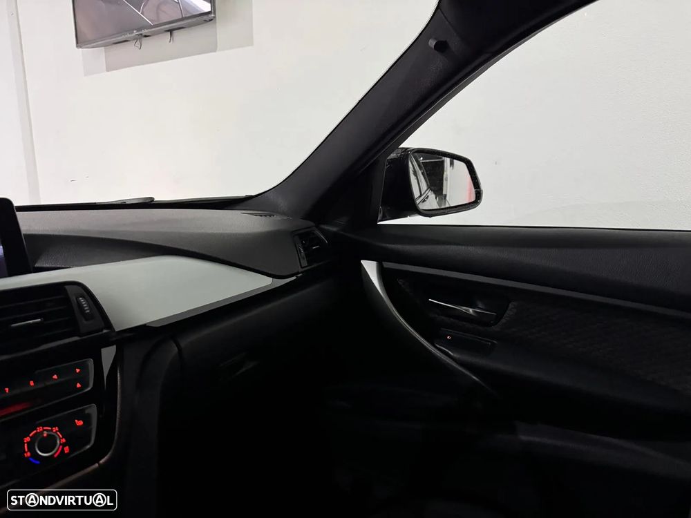 BMW 320 d Pack M - 20