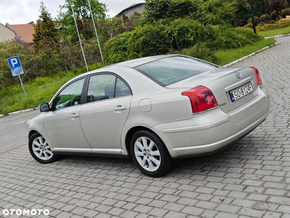 Toyota Avensis 1.8 Terra - 6
