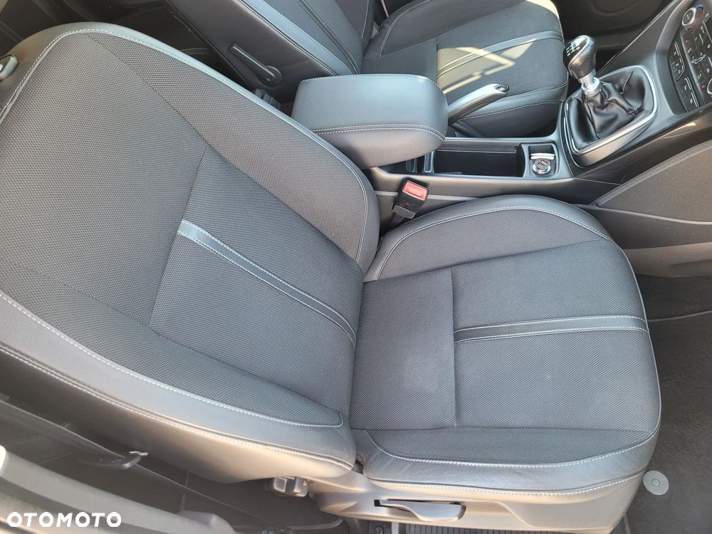 Ford C-MAX 2.0 TDCi Start-Stop-System Titanium - 32