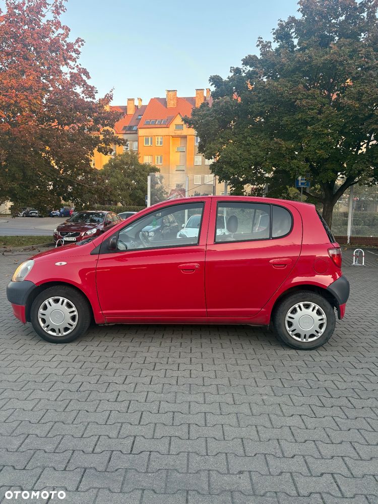 Toyota Yaris 1.0 Base - 4