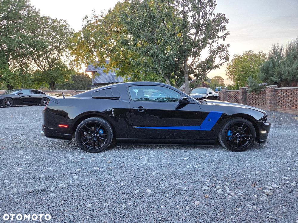 Ford Mustang - 34