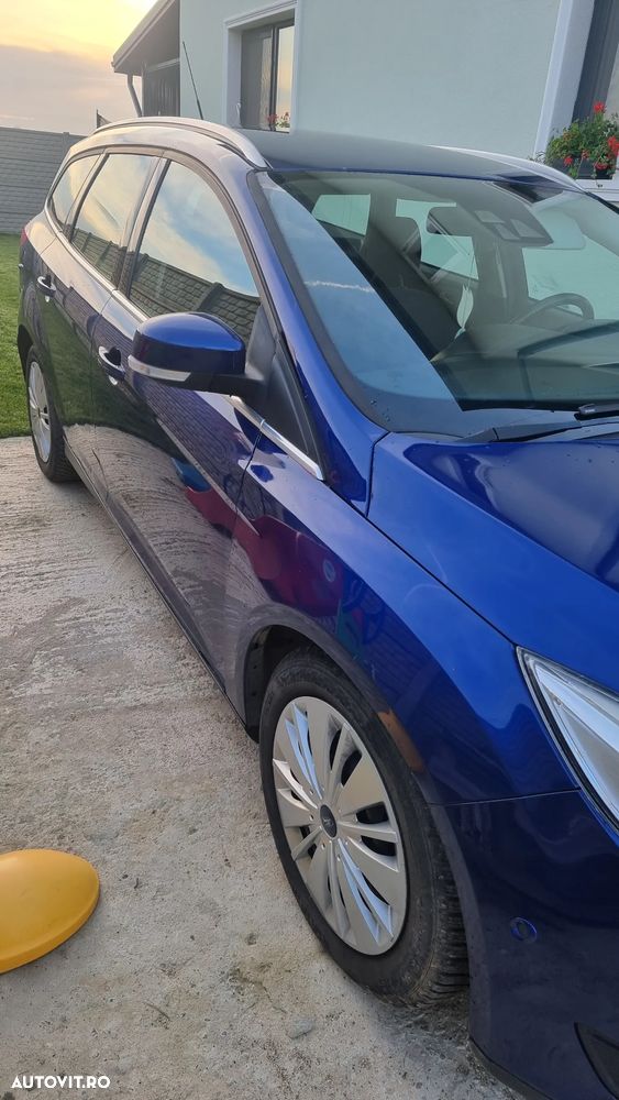 Ford Focus 1.5 TDCi Powershift Titanium - 4