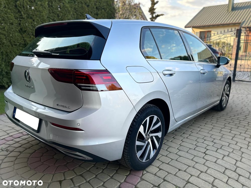 Volkswagen Golf - 37