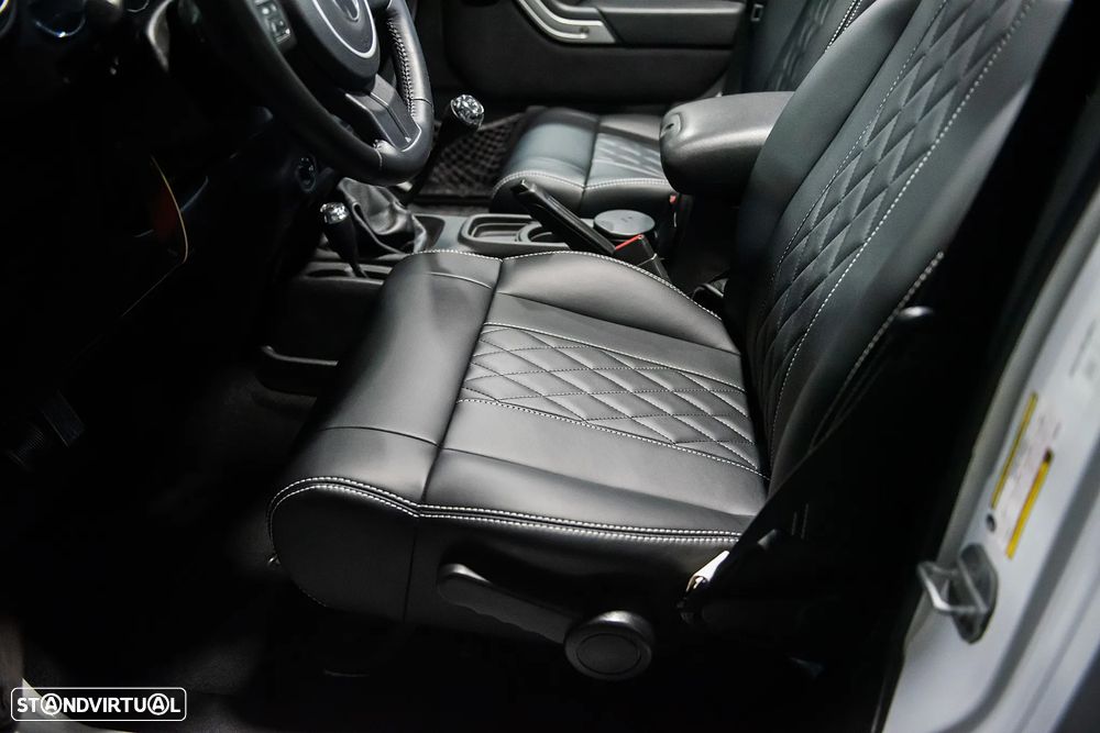 Jeep Wrangler Unlimited 2.8 CRD MTX Sahara Urban Edition - 25