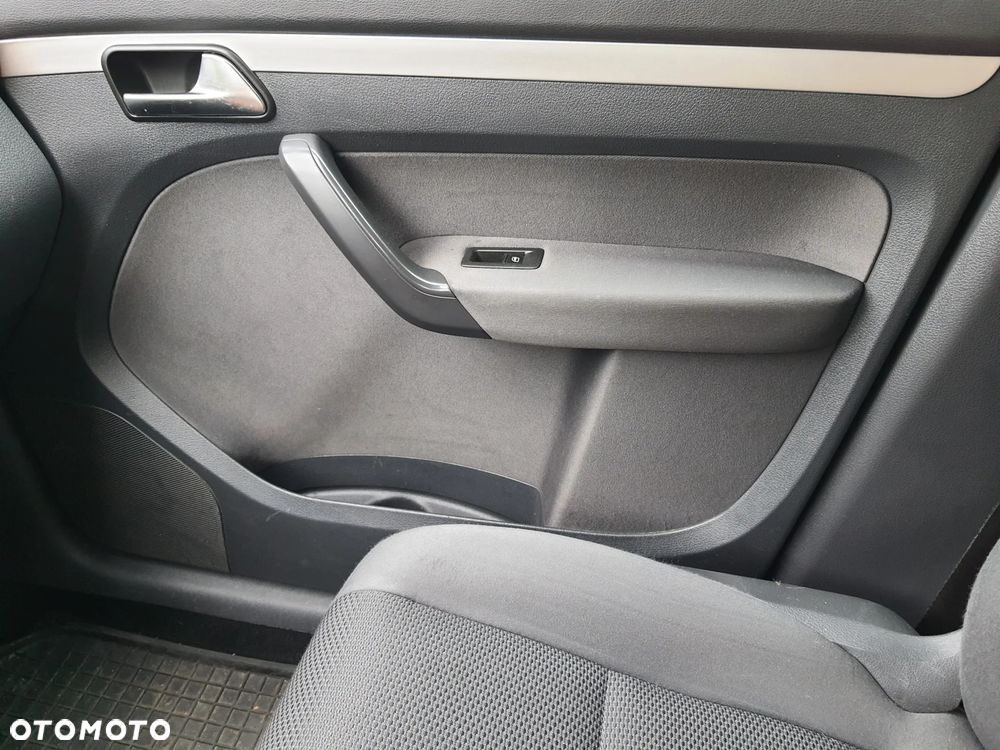 Volkswagen Touran 1.6 TDI DPF BlueMotion Technology Comfortline - 18