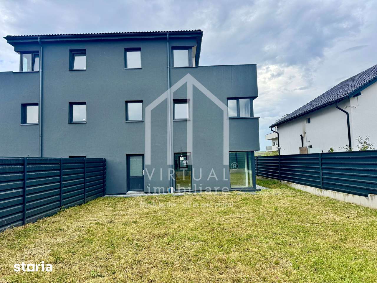 Casa cu 6 camere, 165mp utili + terasa 27mp, 345mp teren - Sura Mica