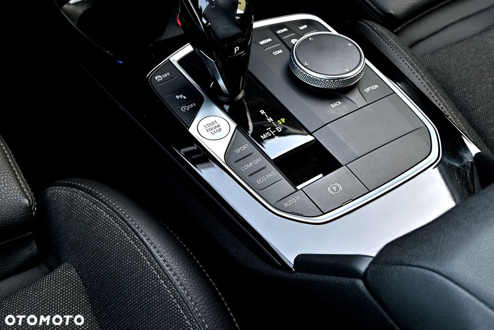 BMW Seria 1 118d Sport Line - 32