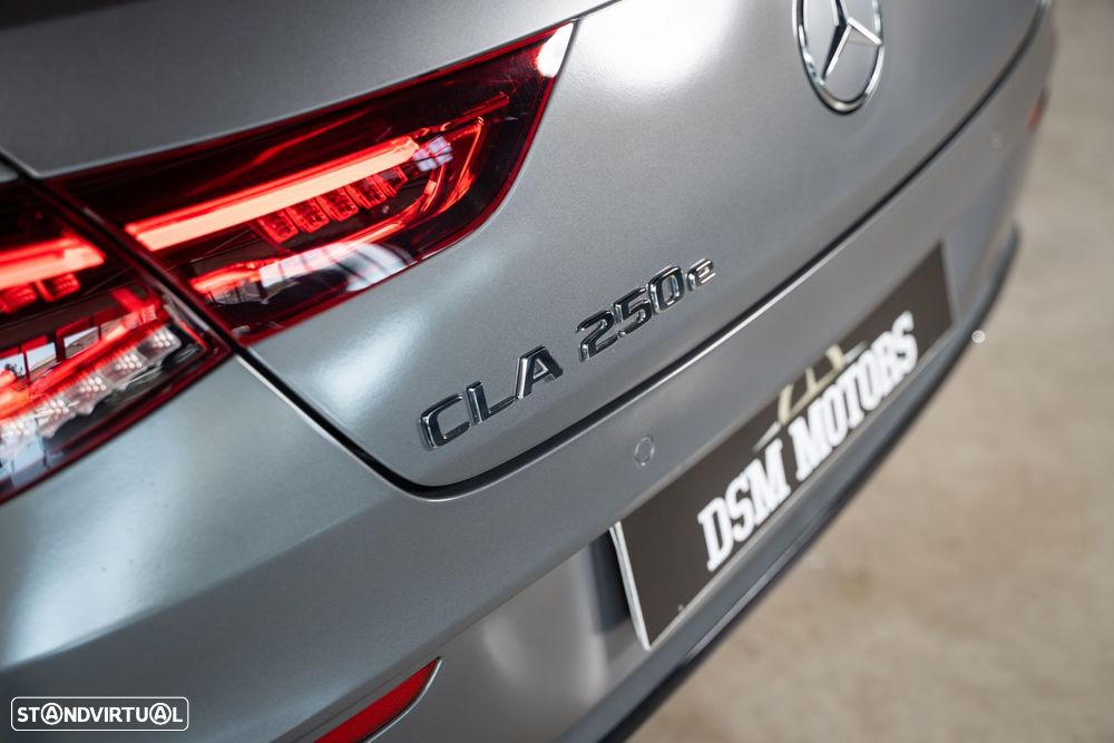 Mercedes-Benz CLA 250 e Shooting Brake AMG Line - 8