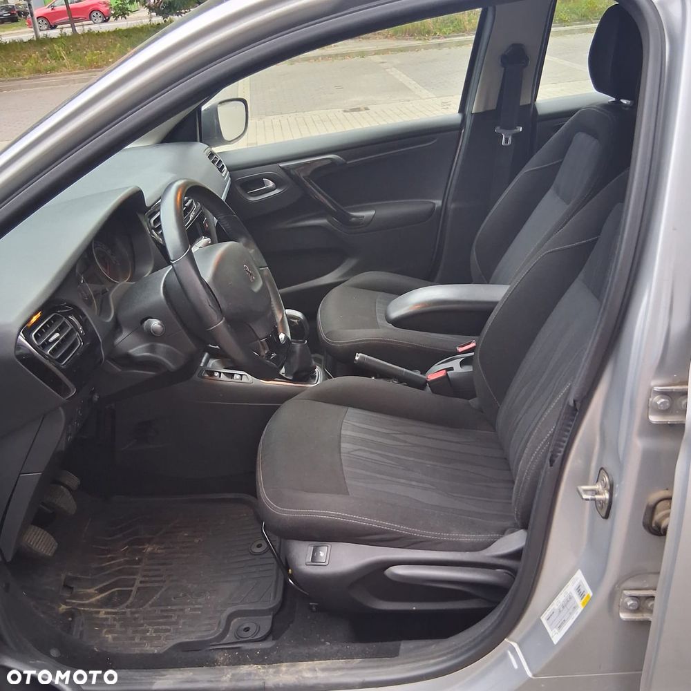 Peugeot 301 1.6 VTi Allure - 20