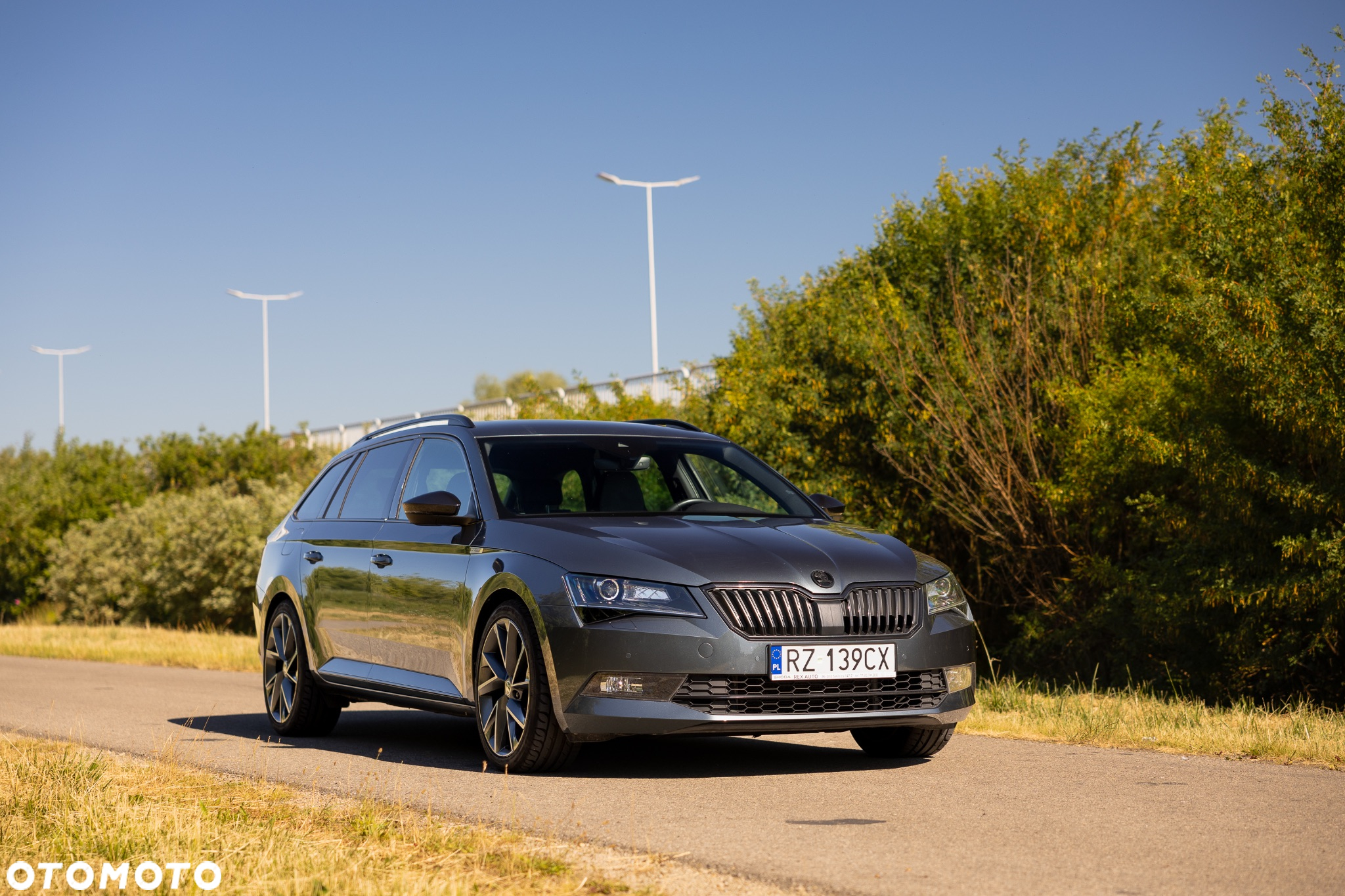 Skoda Superb 2.0 TDI DSG Sportline - 4