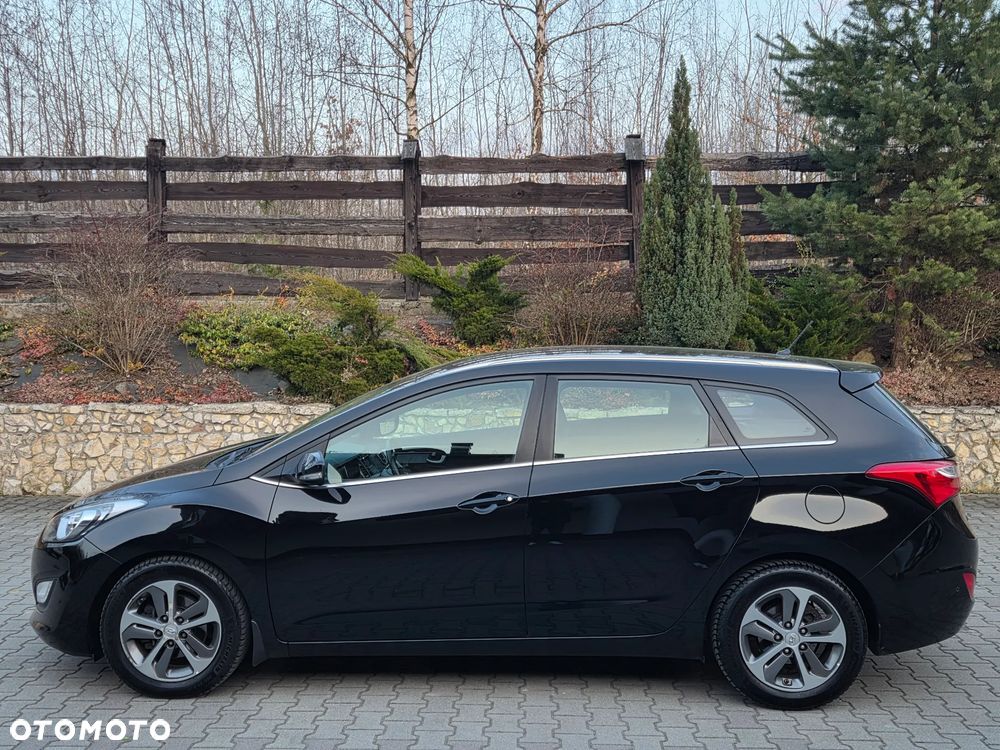 Hyundai i30 Kombi 1.6 GDi DCT Premium - 3