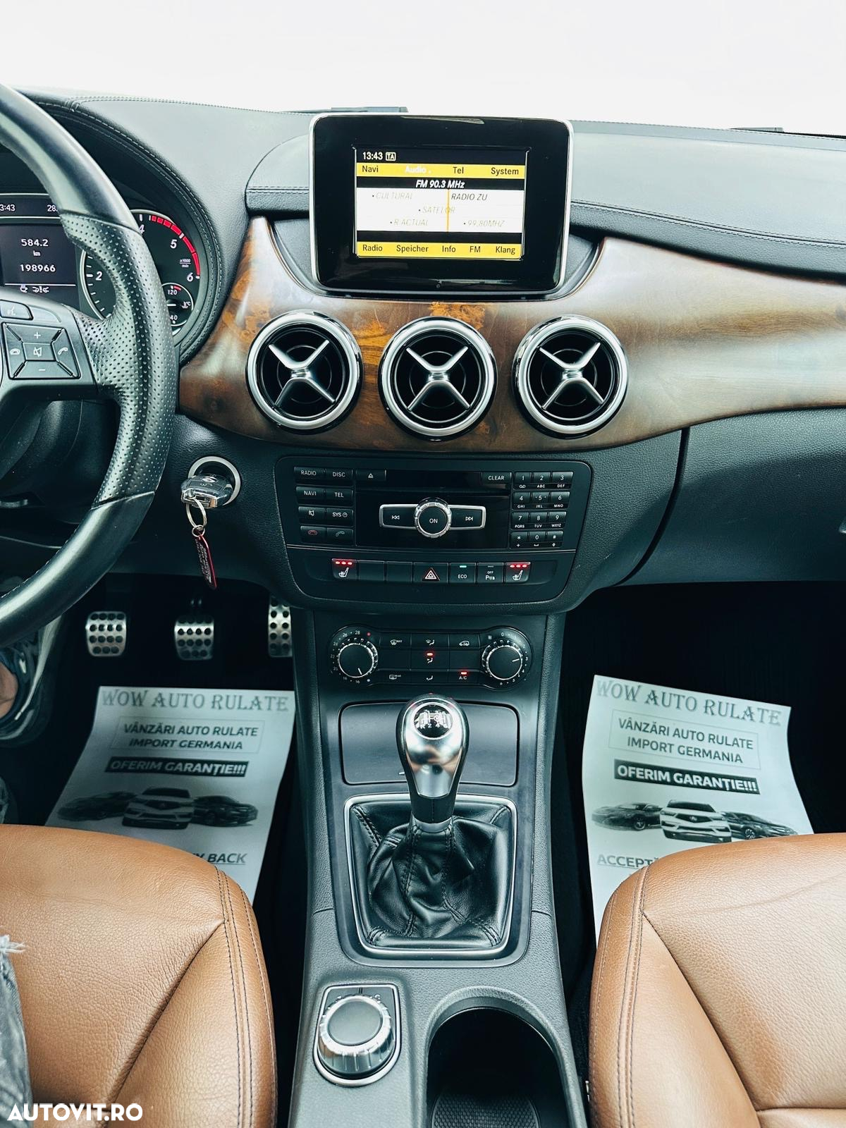 Mercedes-Benz B - 33