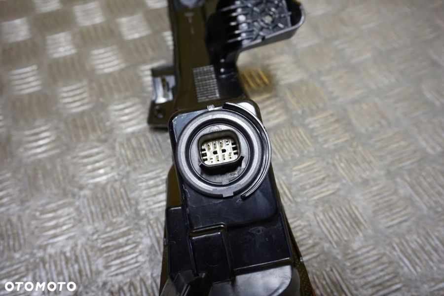 LINCOLN CORSAIR 2020 - LAMPA TYŁ LED LEWA W ZDERZAK USA - 8